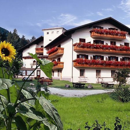 Hotel Brueckenwirt - Al Ponte 몬타냐 외부 사진