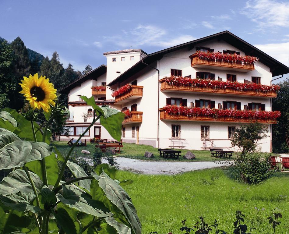 Hotel Brueckenwirt - Al Ponte 몬타냐 외부 사진